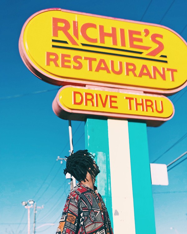Richie’s Restaurant – outdoor signs in Austin, Texas